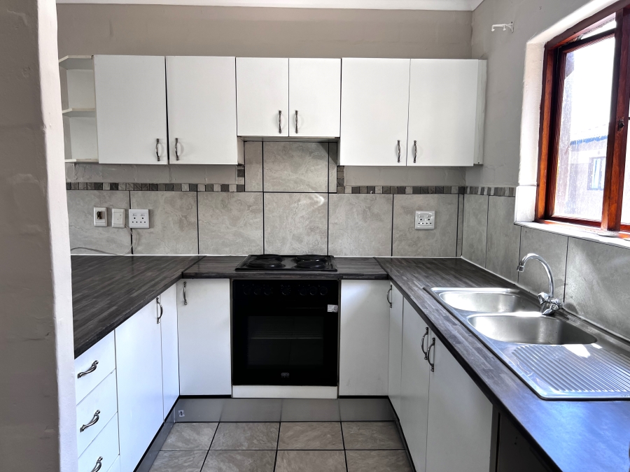 To Let 2 Bedroom Property for Rent in Parklands Western Cape